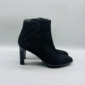 Aquatalia Boots Womens 8.5 Black Suede Quilted Ankle Booties Side Zip Heel